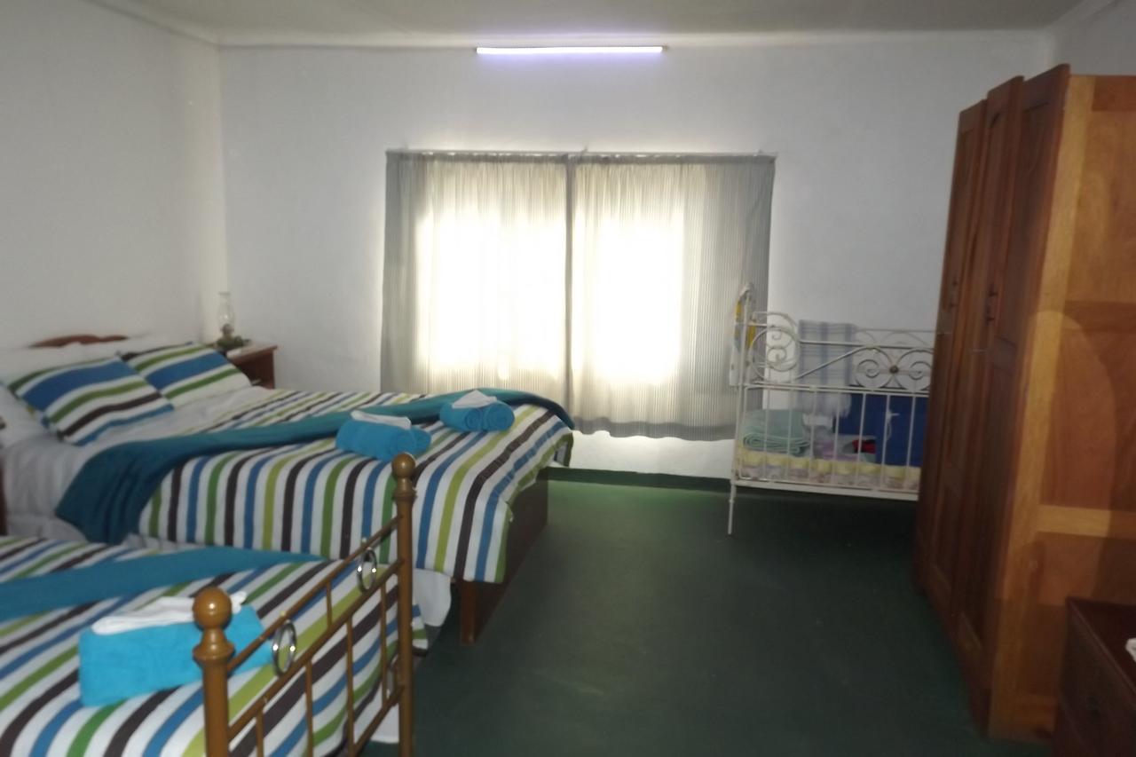 Verbe Farm Accommodation Kamieskroon Esterno foto