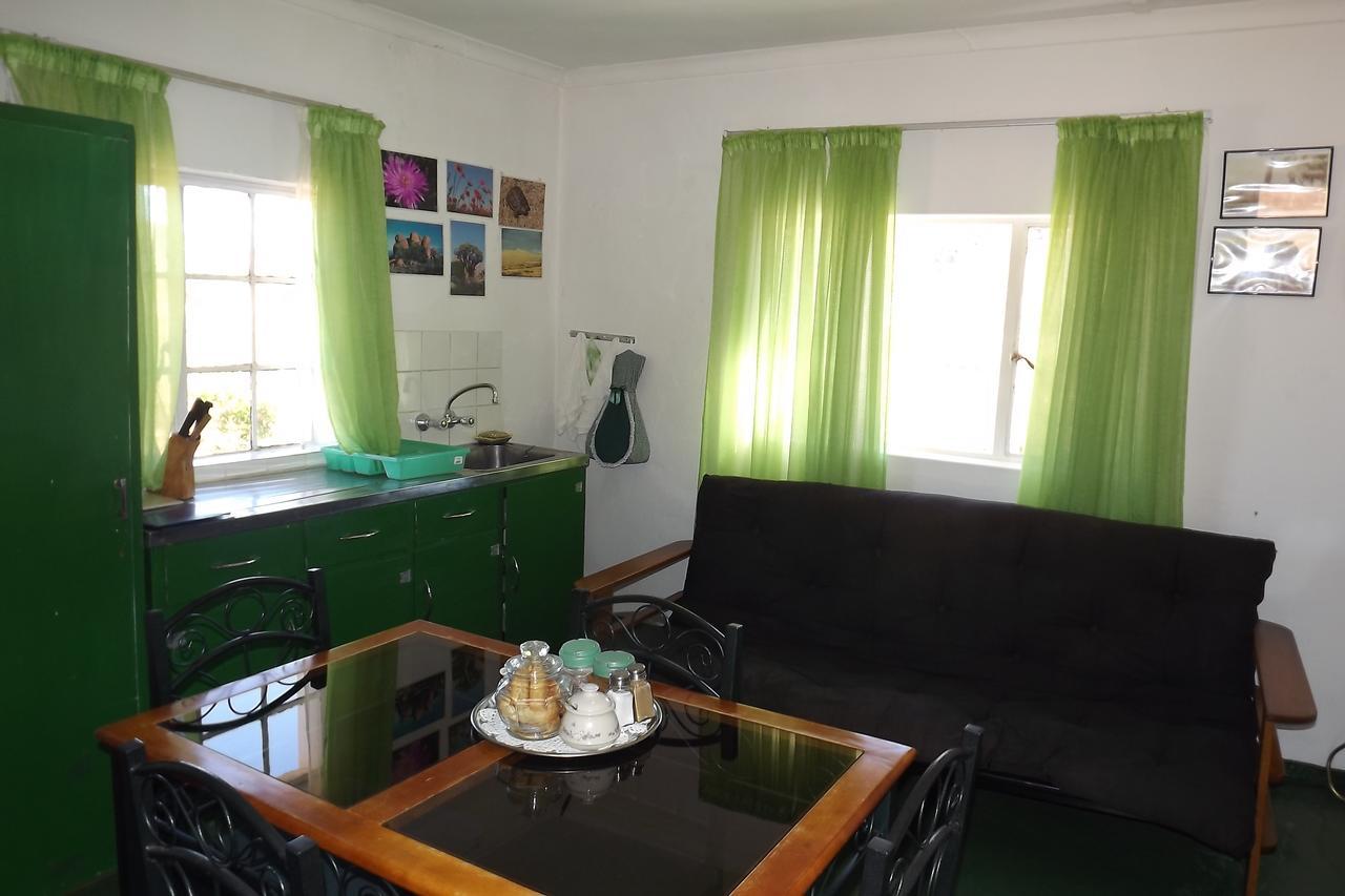 Verbe Farm Accommodation Kamieskroon Esterno foto